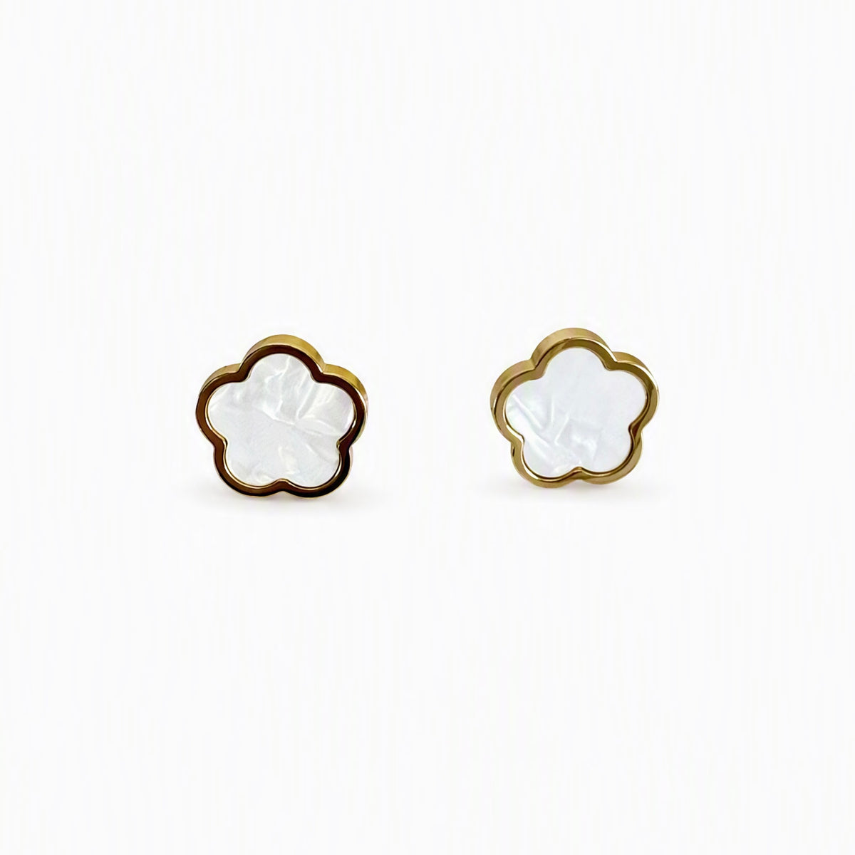 Delvina — Boucles d'Oreilles Fleurs Blanc